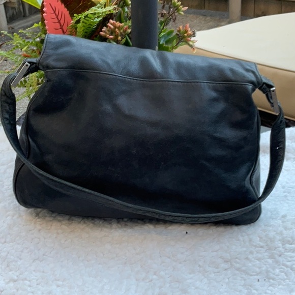 Fendi Baguette leather handbag - Picture 3 of 8